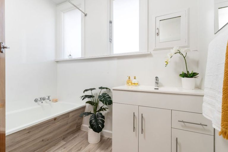 Photo of property in 17 Woodgrove Avenue, North New Brighton, Christchurch, 8083