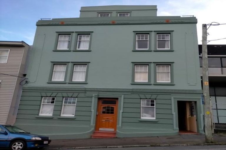 Photo of property in Chatsworth Flats, 5/23 Pirie Street, Mount Victoria, Wellington, 6011