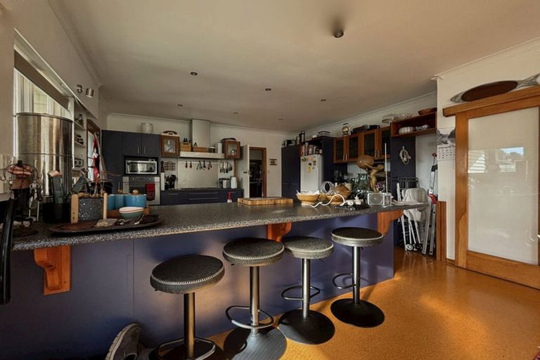 Photo of property in 2-4 Walton Avenue, Waikanae, 5036