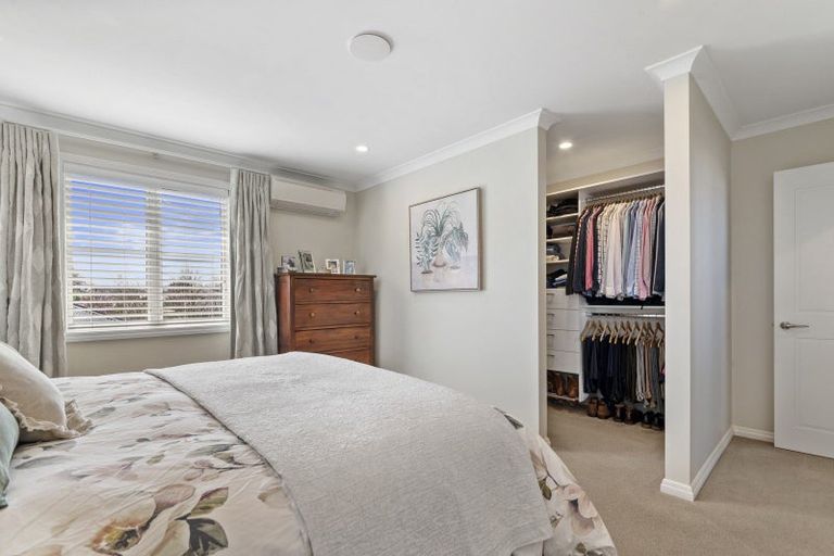 Photo of property in 2 Glen Bridge Lane, Harewood, Christchurch, 8051