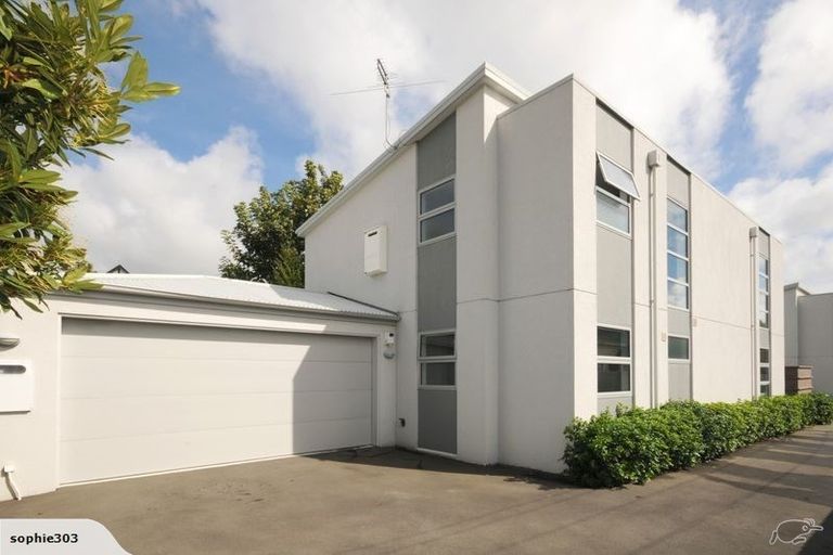Photo of property in 128 Holly Road, St Albans, Christchurch, 8014