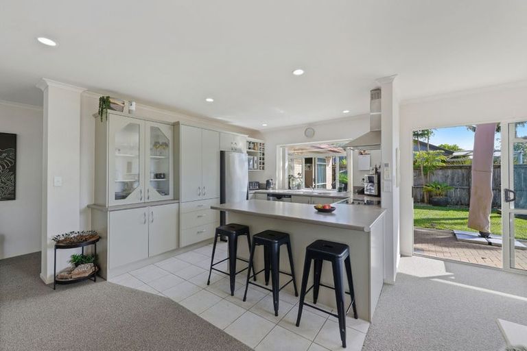 Photo of property in 32 Highfields Terrace, Henderson, Auckland, 0612