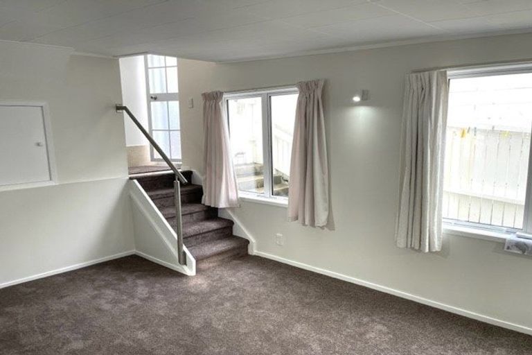Photo of property in 59 Milford Road, Milford, Auckland, 0620