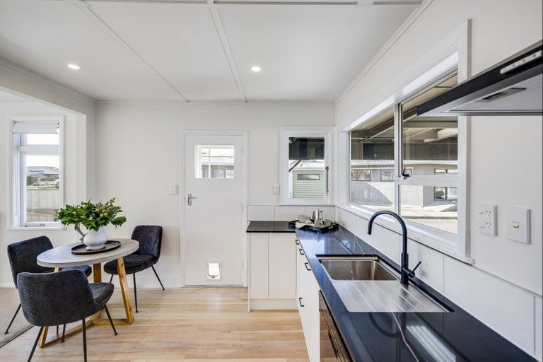Photo of property in 45 Middle Road, Havelock North, 4130