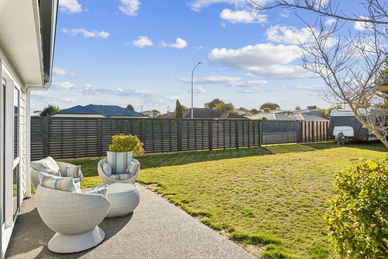 Photo of property in 155 Guildford Drive, Paraparaumu Beach, Paraparaumu, 5032