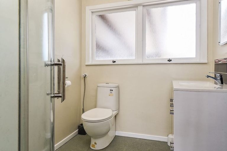 Photo of property in 217 Golf Road, Titirangi, Auckland, 0604