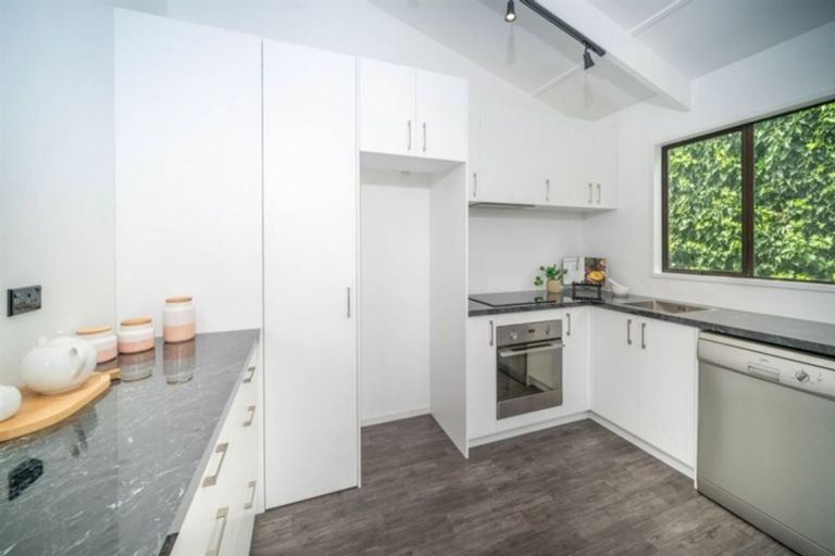 Photo of property in 92c/2 Englefield Road, Northwood, Christchurch, 8051