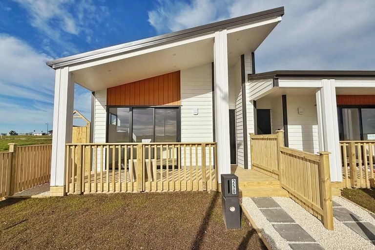 Photo of property in 250 Bremner Road, Karaka, 2578