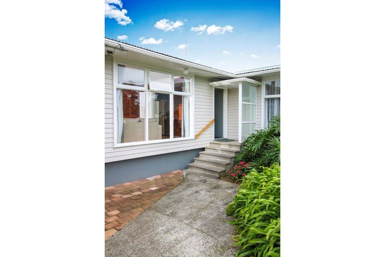 Photo of property in 12 Dreifuss Place, Mangere East, Auckland, 2024