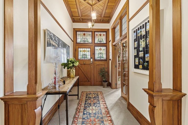 Photo of property in 11 Trelissick Crescent, Ngaio, Wellington, 6035