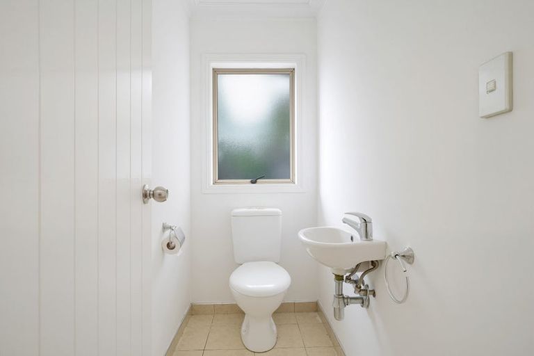 Photo of property in 24 Sapperton Drive, Henderson, Auckland, 0612