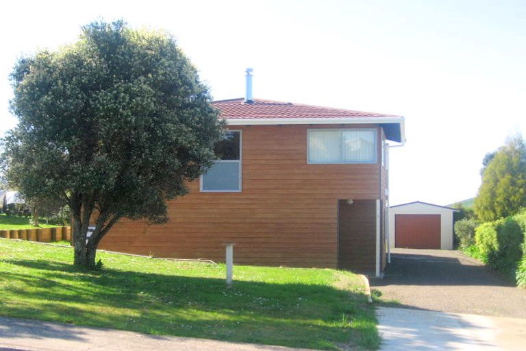 Photo of property in 3 Rimu Street, Whitianga, 3510