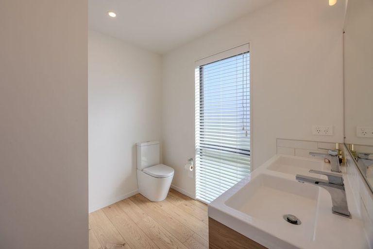 Photo of property in 20 Pounamu Avenue, Albert Town, Wanaka, 9305