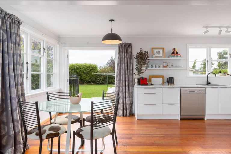 Photo of property in 36 Oakland Street, Northcote, Christchurch, 8052