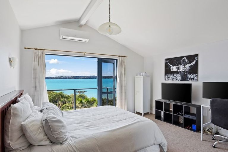 Photo of property in 5 Capstan Court, Te Atatu Peninsula, Auckland, 0610