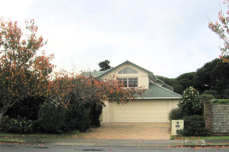 Photo of property in 51 Kohekohe Road, Waikanae, 5036