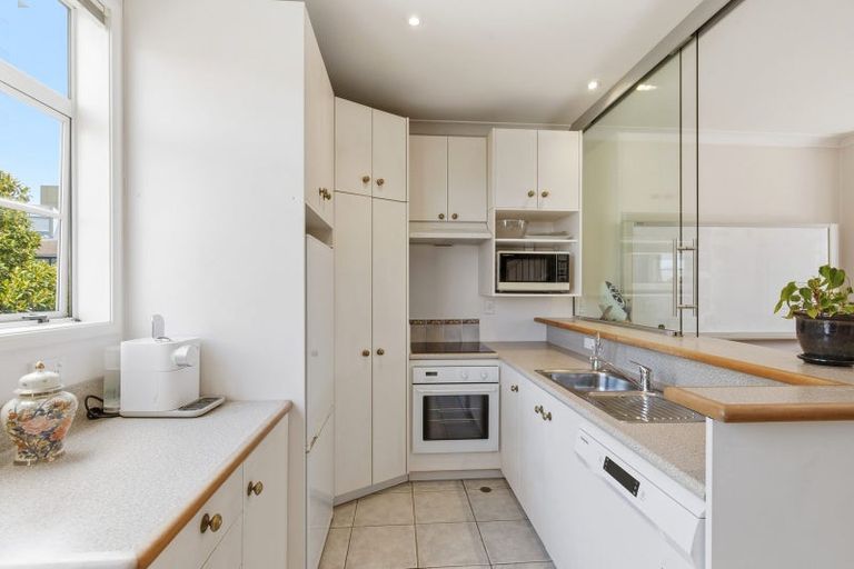 Photo of property in 58 Pipitea Street, Thorndon, Wellington, 6011