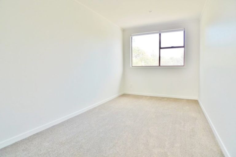 Photo of property in 192 Henderson Valley Road, Henderson, Auckland, 0612