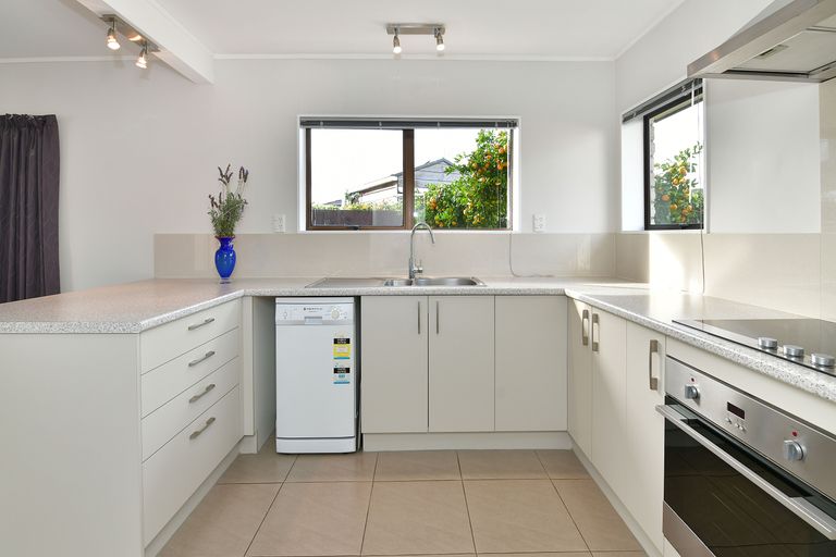 Photo of property in 1b Milton Road, Orewa, 0931