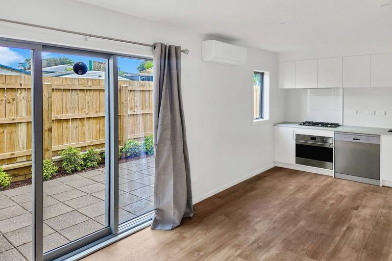Photo of property in 5/12 Mana Avenue, Titahi Bay, Porirua, 5022