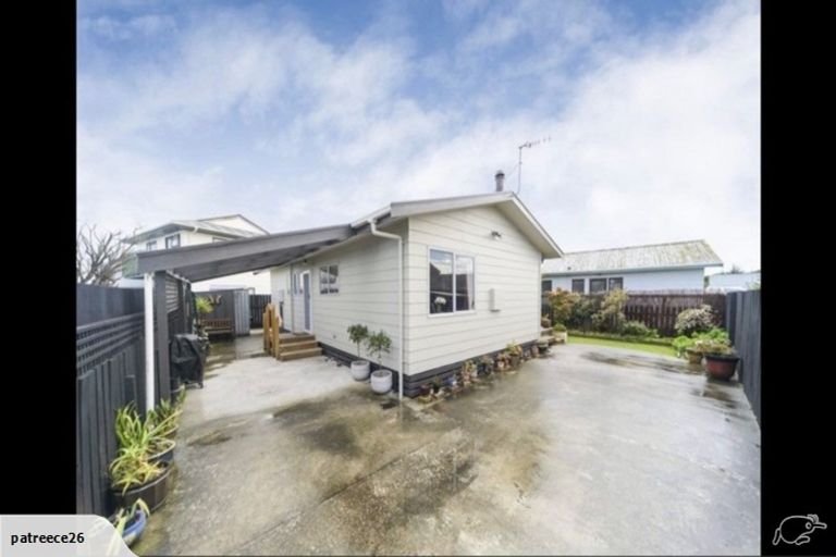 Photo of property in 35 Peter Hall Drive, Kelvin Grove, Palmerston North, 4414