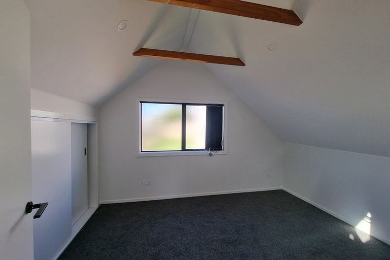 Photo of property in 12 Sunward Rise, Glenfield, Auckland, 0629