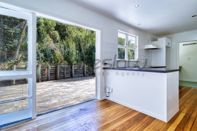 Photo of property in 61 Peach Road, Glenfield, Auckland, 0629