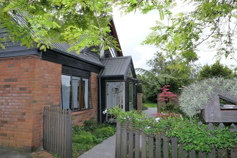Photo of property in Willow Court, 6/15 Pehi Kupa Street, Waikanae, 5036
