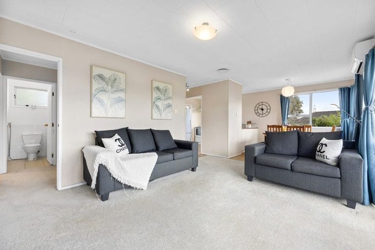 Photo of property in 98 Gallony Avenue, Massey, Auckland, 0614