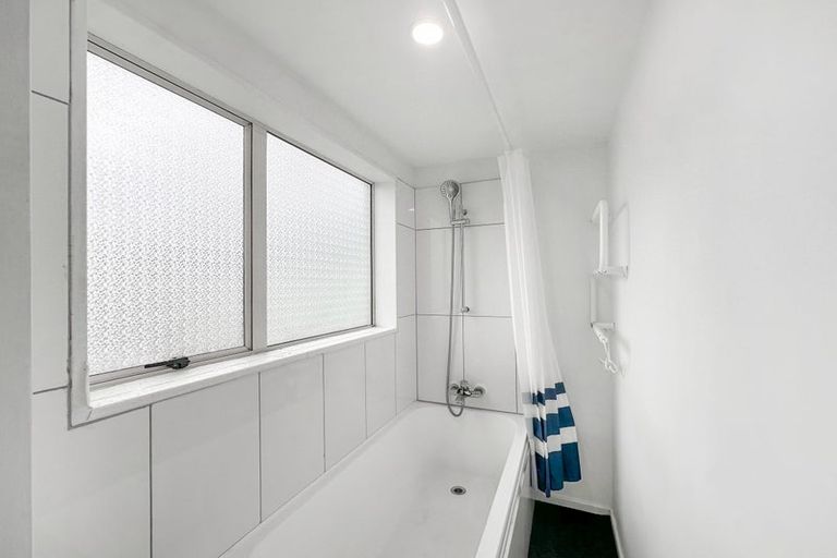 Photo of property in 2/479 Main South Road, Hornby, Christchurch, 8042
