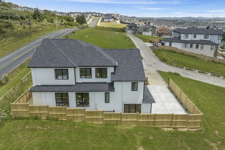 Photo of property in 2a Ballyalton Crescent, Flat Bush, 2019