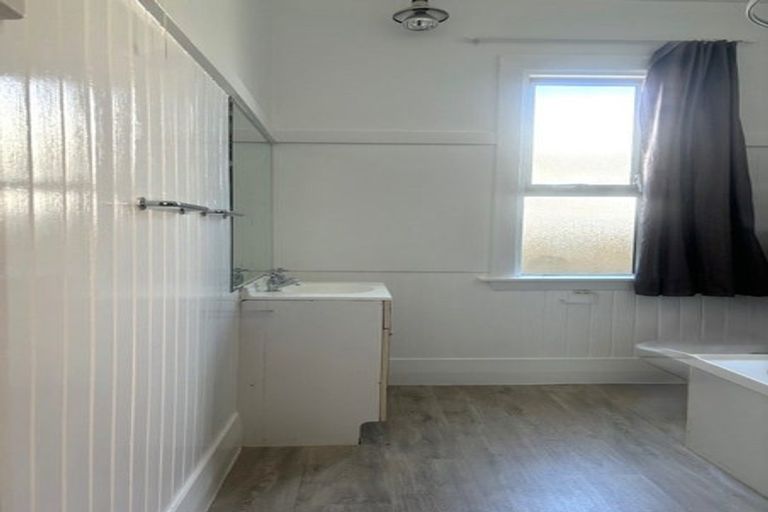 Photo of property in 64 Division Street, Riccarton, Christchurch, 8041