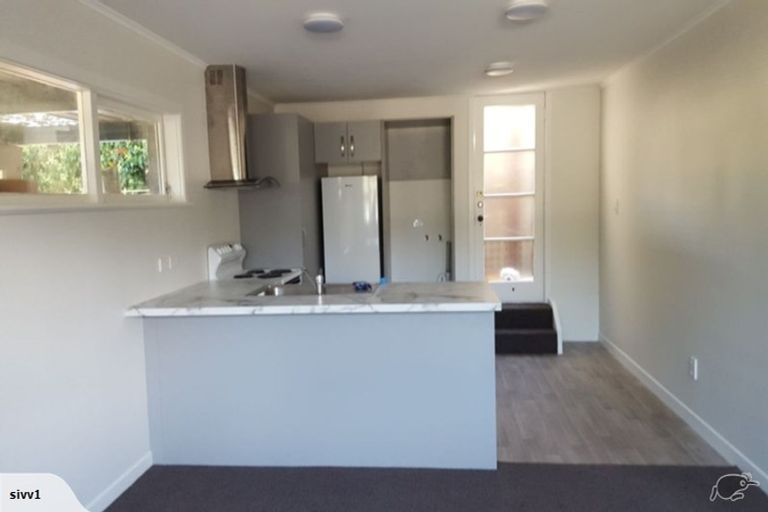Photo of property in 16 Southern Cross Crescent, Island Bay, Wellington, 6023