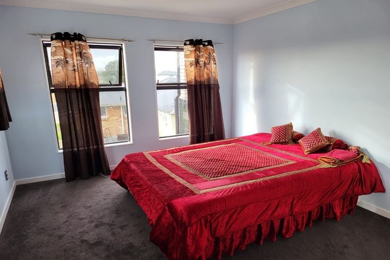 Photo of property in 69a Manuroa Road, Takanini, 2112