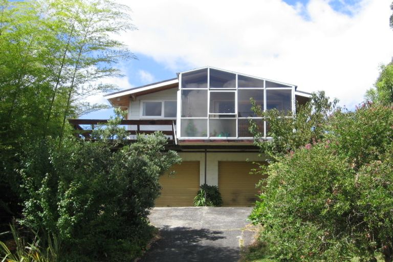 Photo of property in 10 Oruamo Place, Beach Haven, Auckland, 0626