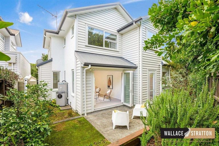 Photo of property in 17 Station Street, Hobsonville, Auckland, 0616