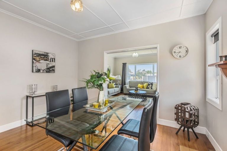 Photo of property in 15 Howden Street, Waiuku, 2123