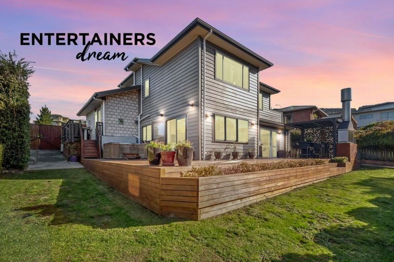 Photo of property in 15 Frankie Stevens Place, Riverstone Terraces, Upper Hutt, 5018