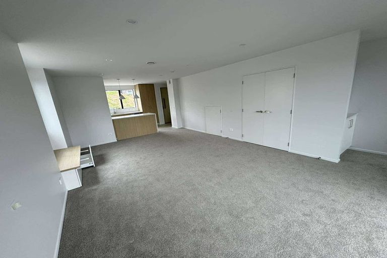 Photo of property in 44 Turtleback Avenue, Whitby, 5024