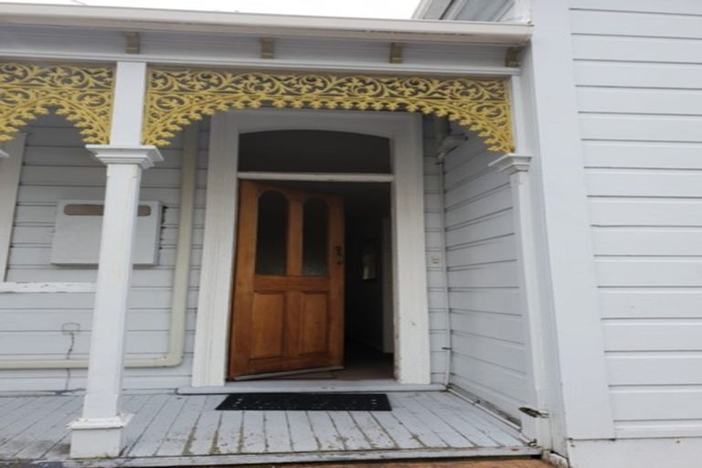 Photo of property in 32 Hall Street, Newtown, Wellington, 6021