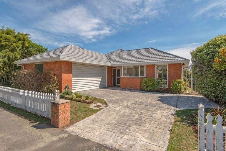 Photo of property in 17a Wanaka Place, Mairehau, Christchurch, 8052