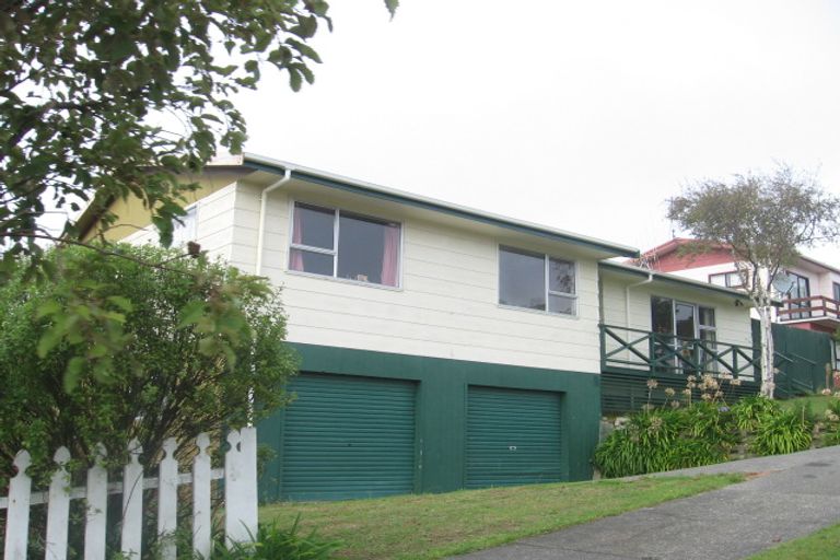 Photo of property in 220 Staithes Drive South, Whitby, Porirua, 5024
