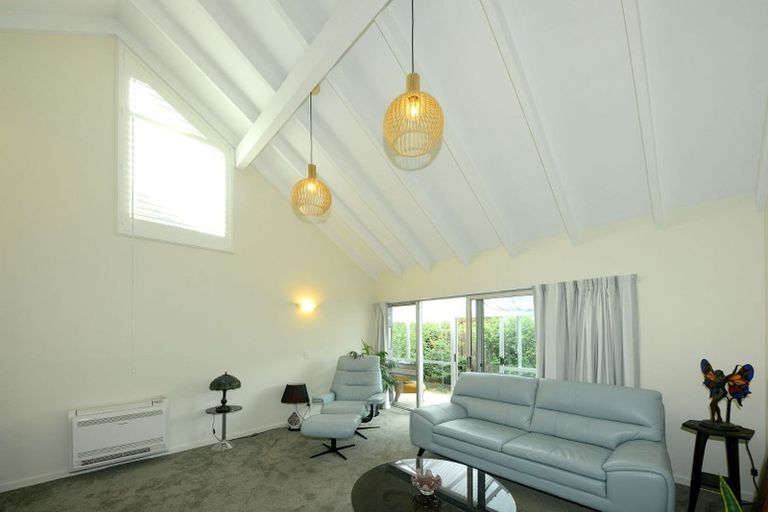 Photo of property in 2/74 Innes Road, St Albans, Christchurch, 8052