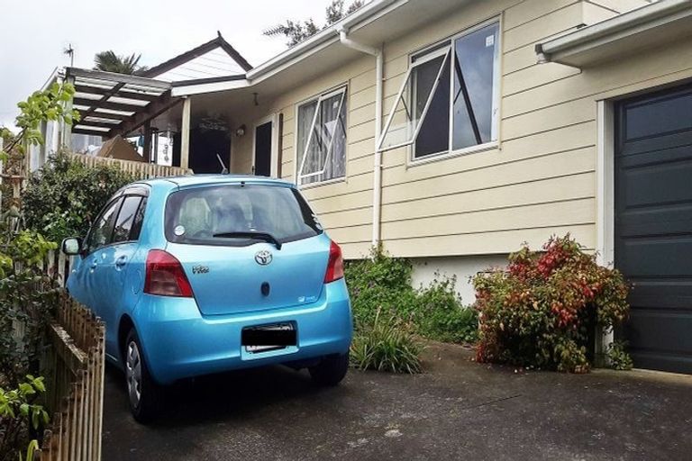 Photo of property in 65a Reynella Drive, Massey, Auckland, 0614