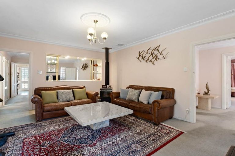 Photo of property in 102 Arran Road, Browns Bay, Auckland, 0630