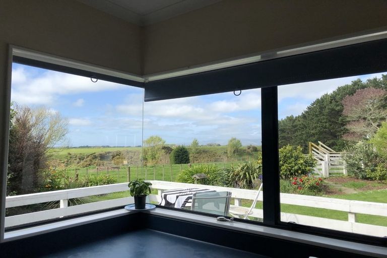 Photo of property in 64 Heatherlea Road West, Levin, 5575