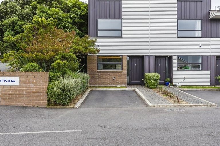 Photo of property in 8u1 Thatcher Crescent, Crofton Downs, Wellington, 6035