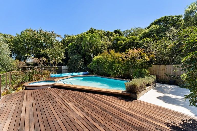 Photo of property in 63 Kohekohe Road, Waikanae, 5036