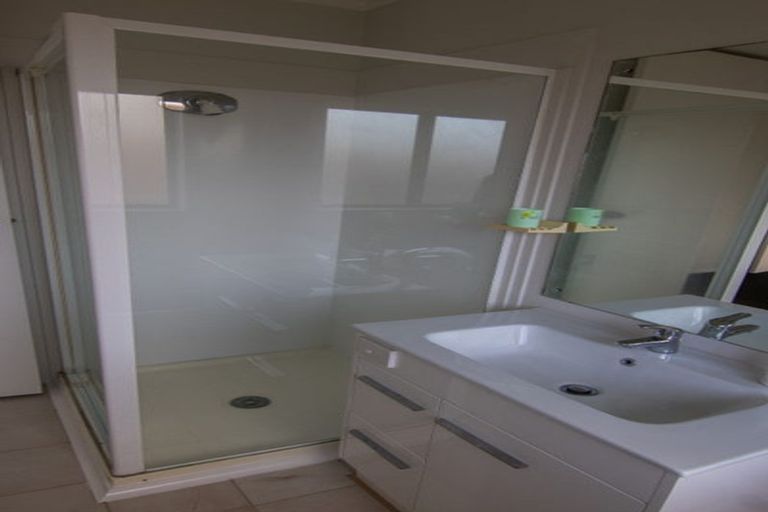 Photo of property in 2/195 Burswood Drive, Burswood, Auckland, 2013