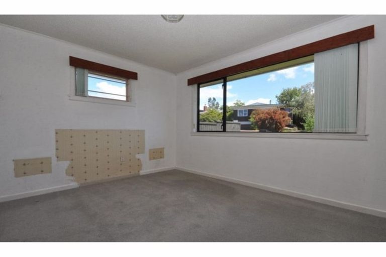 Photo of property in 1/22 Holland Road, Hillcrest, Auckland, 0627